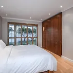 Large Villa, Walk To The Beach