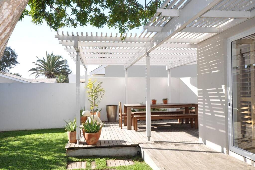 Ferienhaus Large Villa, Walk To The Beach